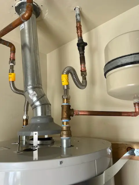 Water heater installation and plumbing repair in Bolivar